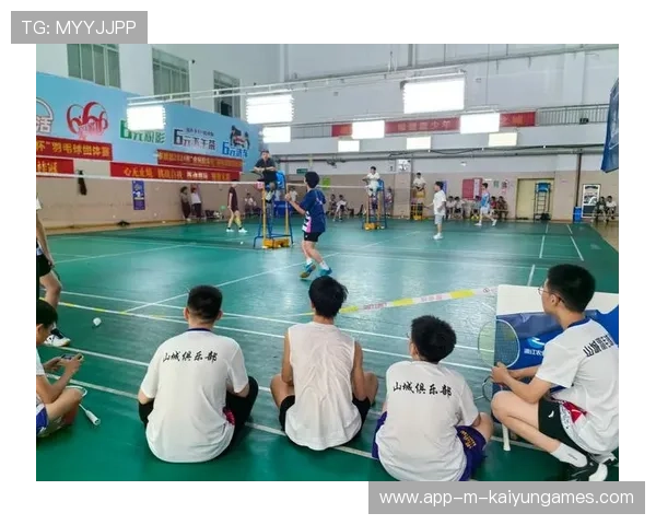 冠军球队球员携手社区开启青少年体育新篇章 冠军球队球员携手社区开启青少年体育新篇章