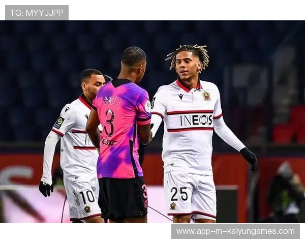 法甲中卫球员传球视野成为战术构建基础,法国队中卫 法甲中卫球员传球视野成为战术构建基础,法国队中卫